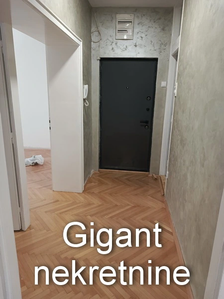 Izdaje se stan kao poslovni prostor u centru Niša 3