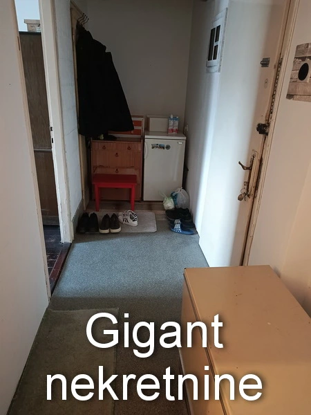 Izdaje se stan u centu Niša 3