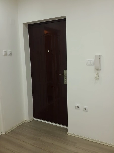 Izdaje se stan u strogom centru Niša 5
