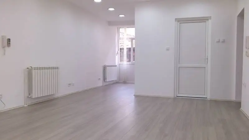 Izdaje se stan u strogom centru Niša 6