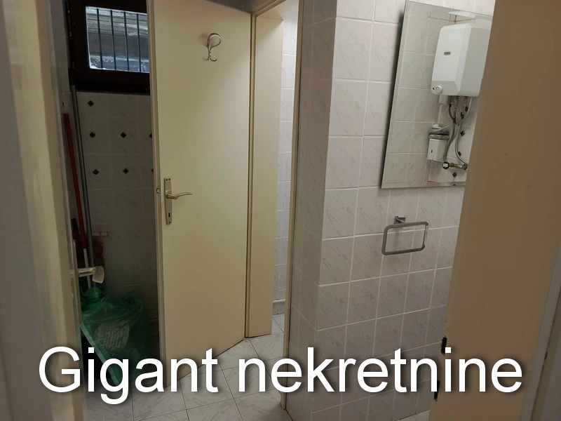 Izdaje se poslovni prostor preko puta Bolnice u Nišu 13