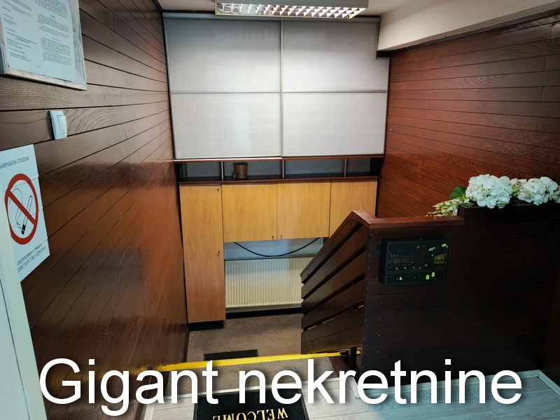 Izdaje se poslovni prostor preko puta Bolnice u Nišu 10