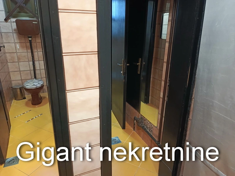 Izdaje se poslovni prostor preko puta Bolnice u Nišu 4