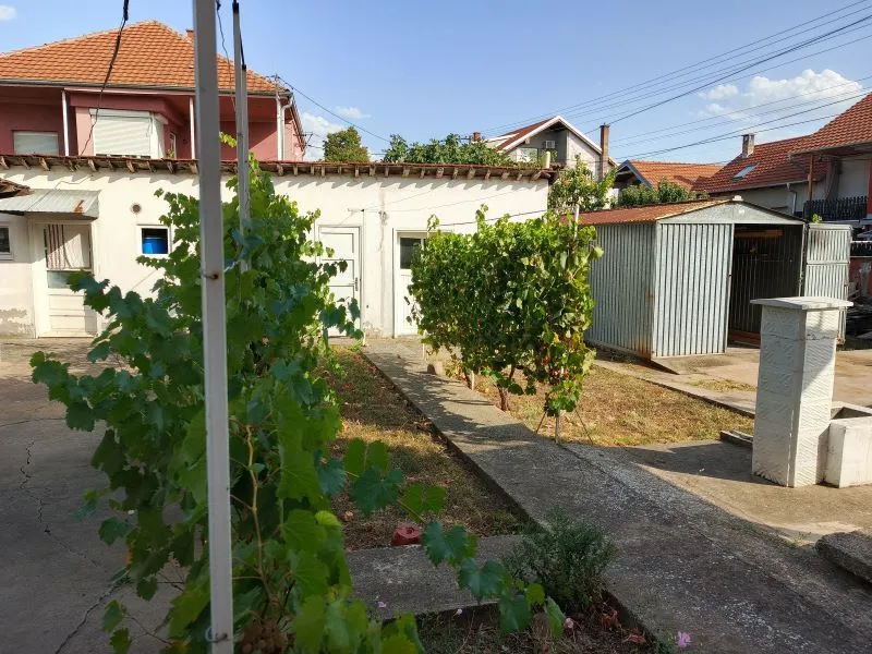 Izdaje se kuća u naselju Branko Bjegović 2