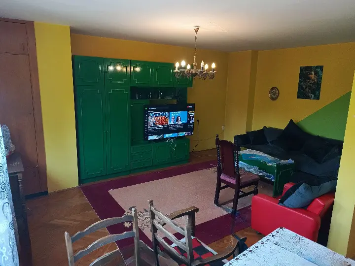 Prodaja dvoiposobnog stana u centru Niša