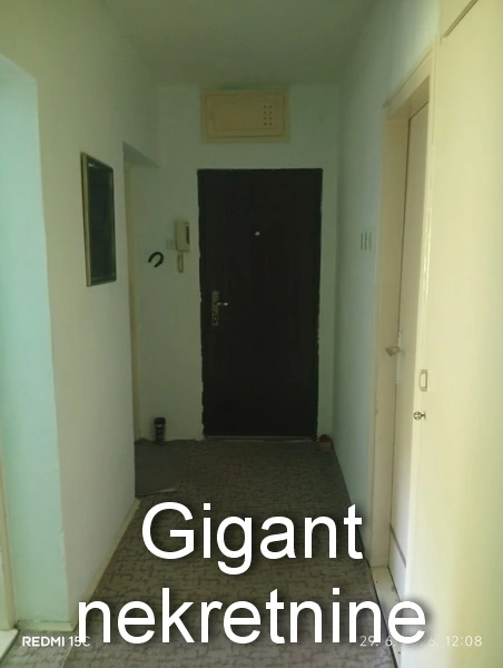 Stan u Nišu isključivo za zamenu  3