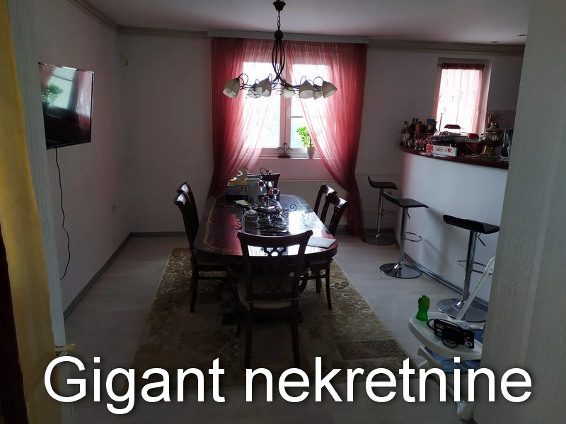 Prodajem petosoban stan kod parkića Svetog Save u Nišu 13