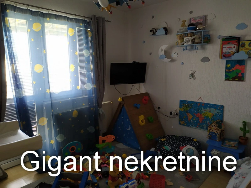 Prodajem petosoban stan kod parkića Svetog Save u Nišu 11
