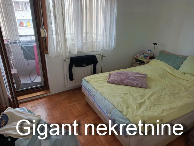 Prodaja jednoiposobnog stana u centru Niša 4