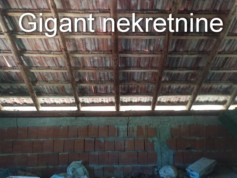 Prodaja vikendice na putu za Vukmanovo 6
