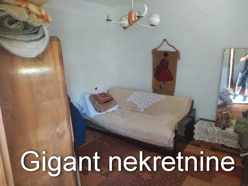 Prodaja vikendice na putu za Vukmanovo 2