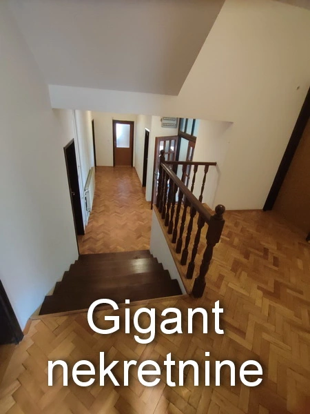 Prodaja dva objekta u Pasi Poljani 12