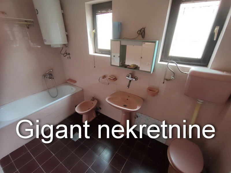 Prodaja dva objekta u Pasi Poljani 10