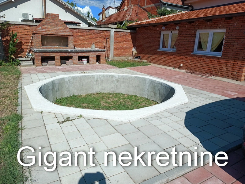 Prodaje se kuća u naselju Ratko Jović 5