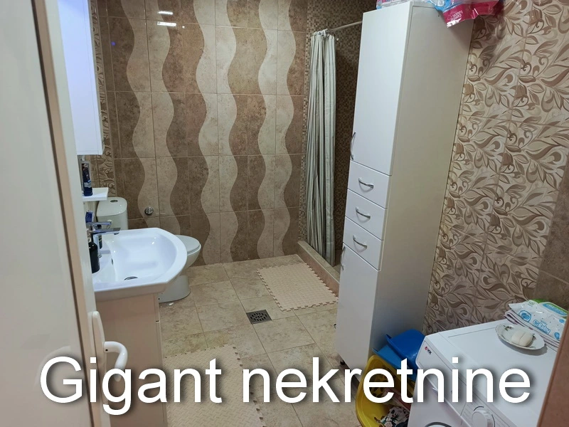 Prodaje se kuća u naselju Ratko Jović 13