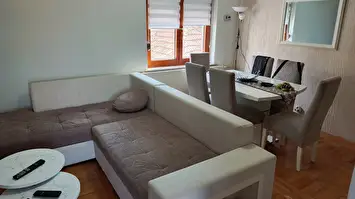 Prodaja kuće kod terena FK Car Konstantin u Nišu 2